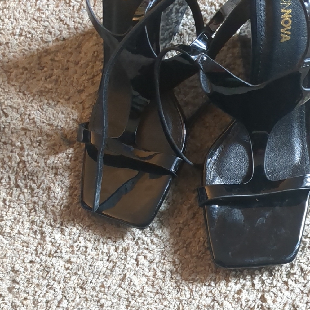 Fashion Nova Glossy Black Heels